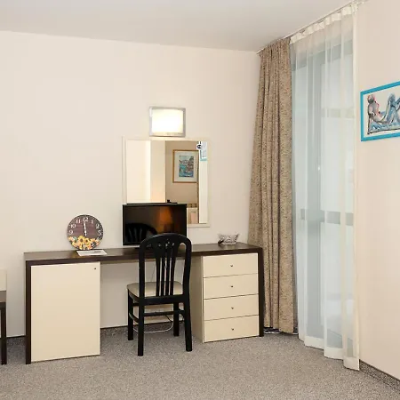 Sunny In Berlin, Steps From The Beach! By Flat Mаnager Aranyhomok